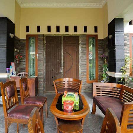 Reddoorz Syariah Near Rs Advent Bandar Lampung Hotel Exterior photo