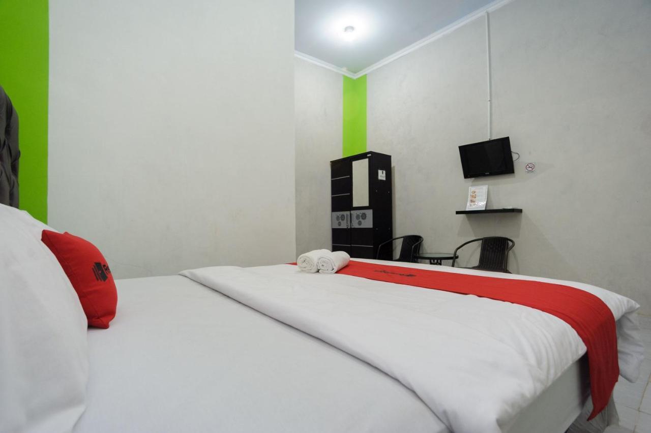 Reddoorz Syariah Near Rs Advent Bandar Lampung Hotel Exterior photo